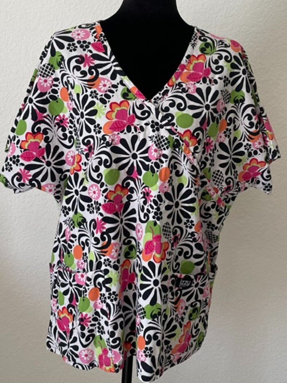 Women's Izzy Scrub Top Size Large
